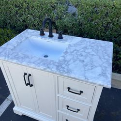 36-in Carrara White Bathroom Vanity with Natural Marble Top,3502-C831L