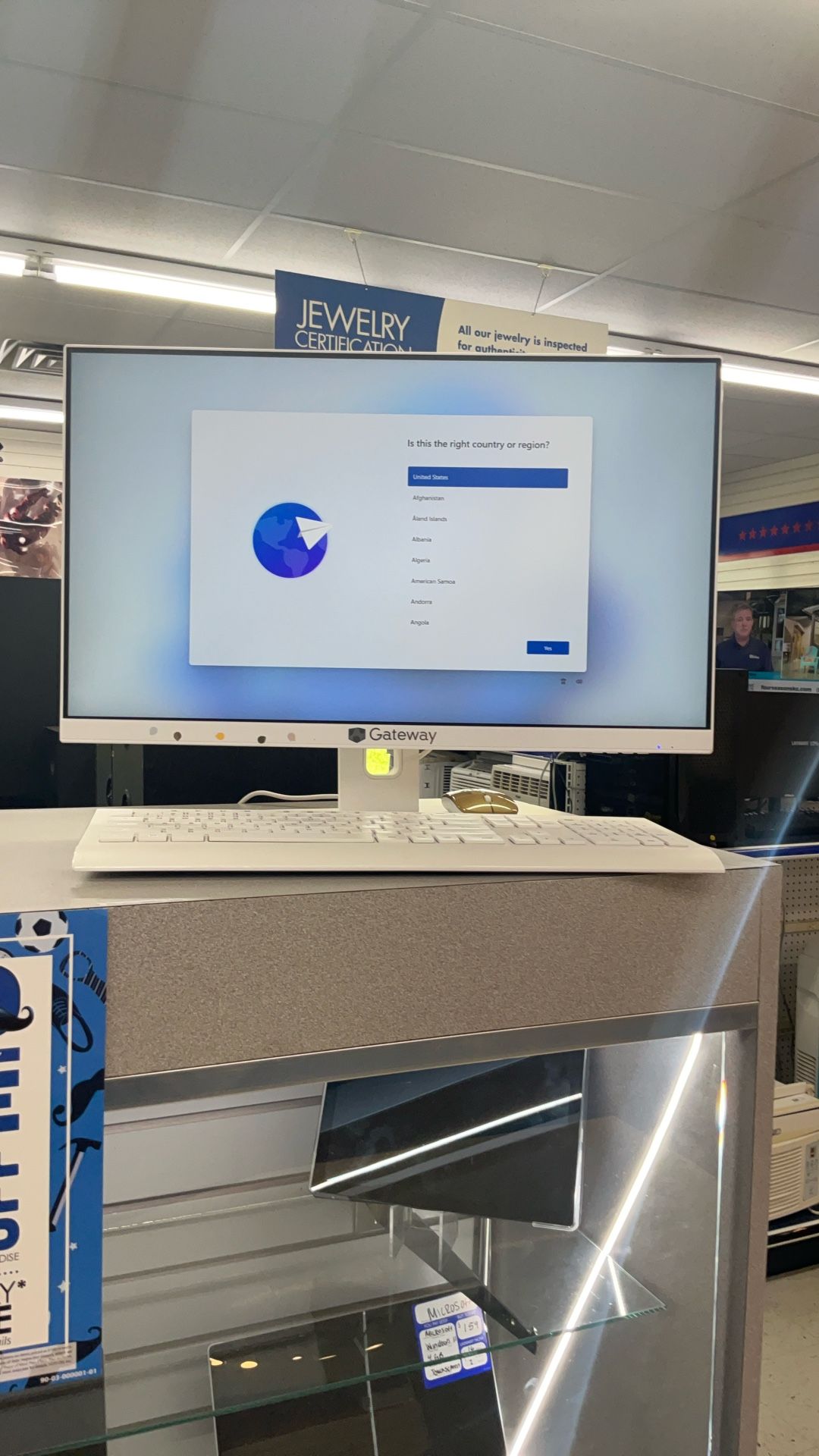 WE ARE BUYING DESKTOPS