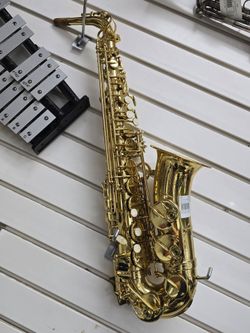 Alto Saxophone Gold Lacquer Finish