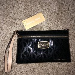 Michael Kors Wristlet NEVER USED