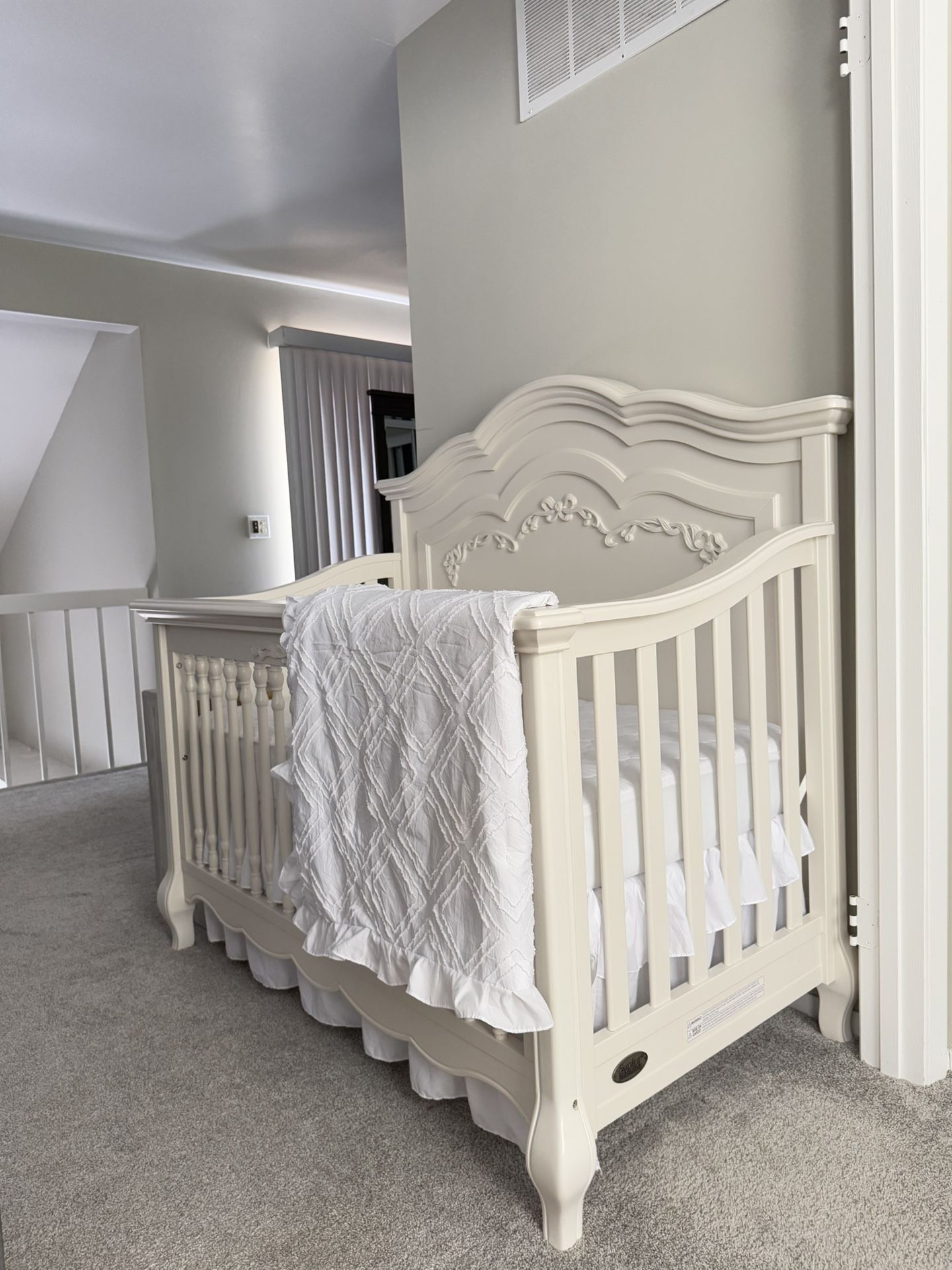 Evolur Baby Crib
