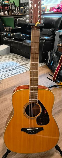 Yamaha FG720S-12, 12 string acoustic guitar with case