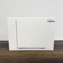 13" MacBook Air M4 10 Core*500GB SSD*24GB RAM