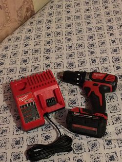 M 18 Milwaukee hammer drill driver kit