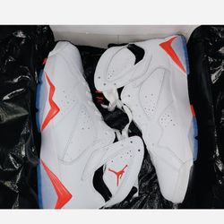 DS Air Jordan Retro 7 White Infrared Size 10.5