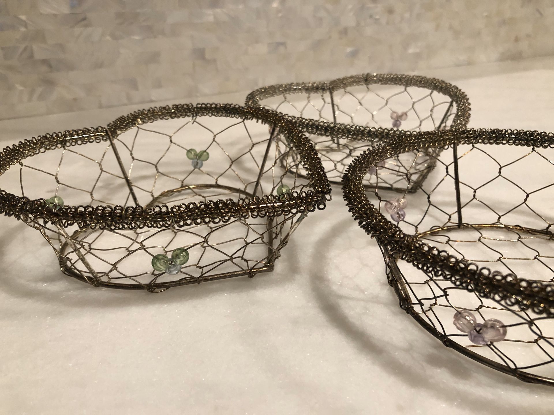 Set of 3 baskets beaded