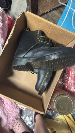 DR Martens Woman’s Size 4