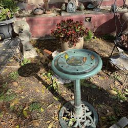 Plastic Plant Stand