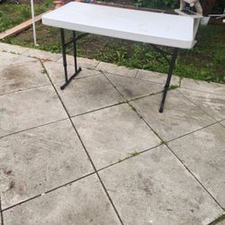 Foldable Table