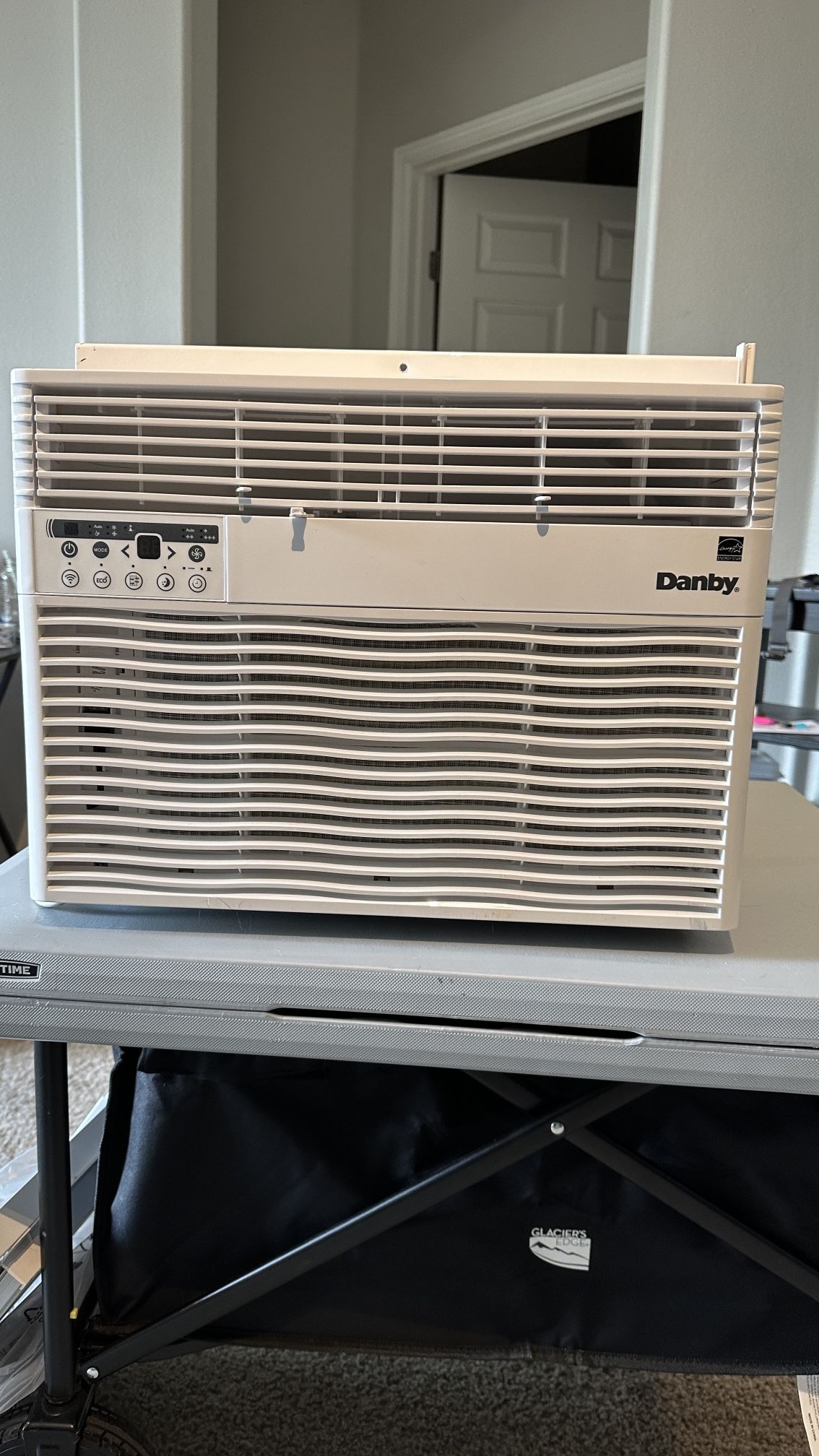 Danby 12,000 btu Window Air Conditioner AC