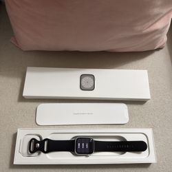 Apple Watch Series 8 41mm Silver Aluminum 