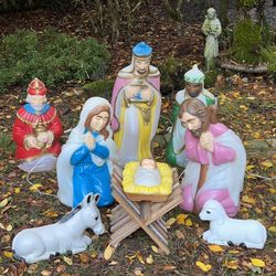 Vintage Christmas nativity blow mold outdoor yard lights