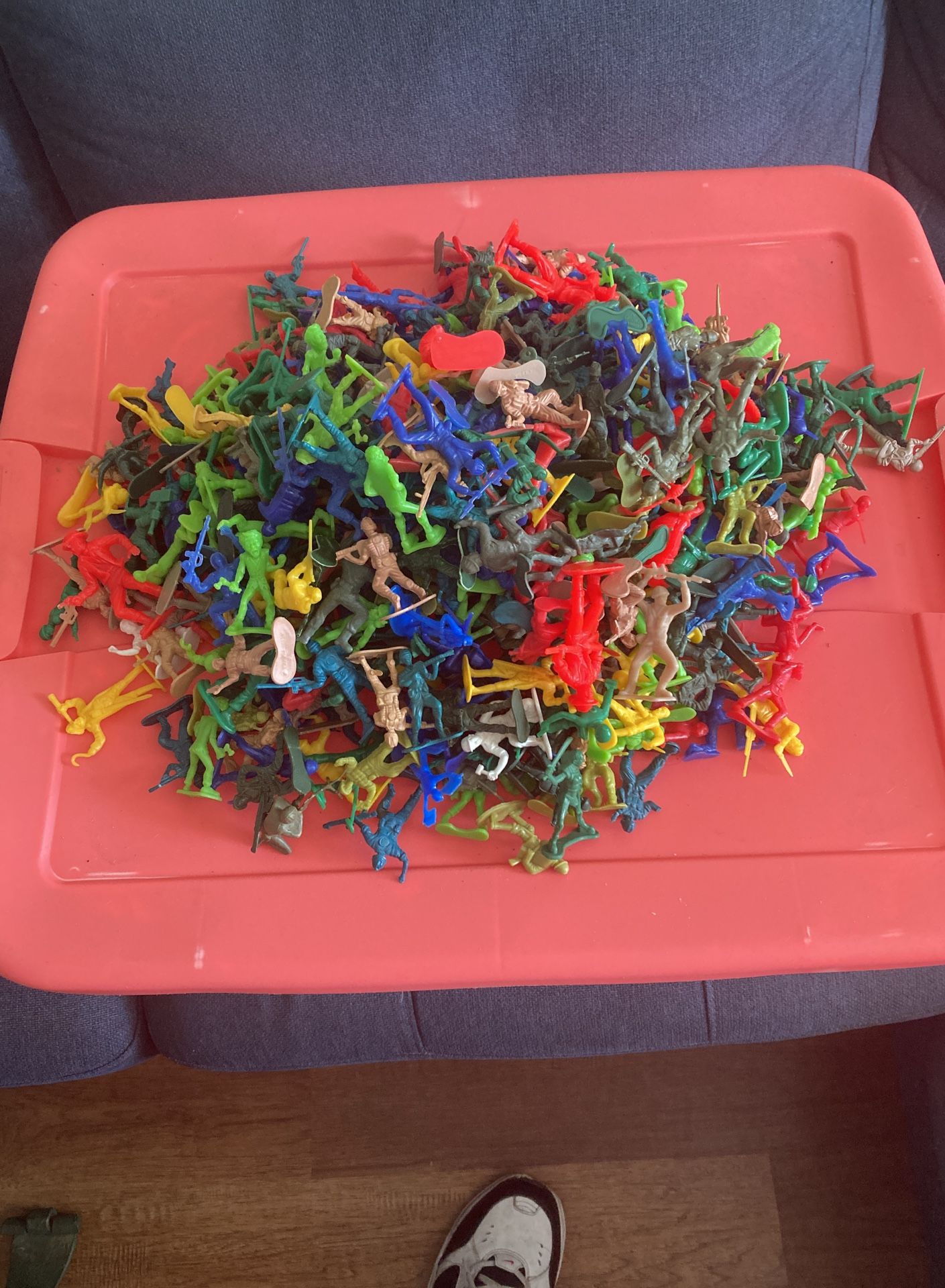 Plastic Army Men & Other Figures 450 Pc +