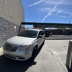 chrysler https://offerup.com/redirect/?o=dG93bi5jb3VudHJ5 2012