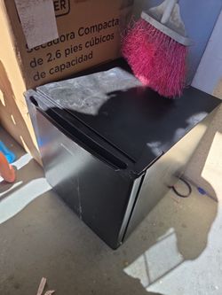 Mini fridge