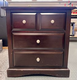 Coaster Fine Furniture 3-Drawer Nightstand