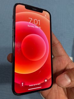 !! iPhone 12 64gb factory unlocked. Back Is Cracked!!
