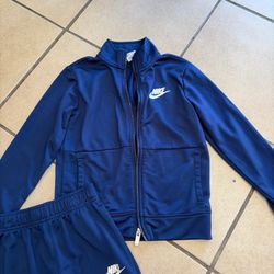 Toddler clothes size 5/6 Nike Sweat suit