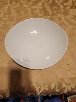 Crate & Barrel Oval Serving Bowl