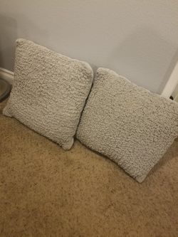 Throw Pillows