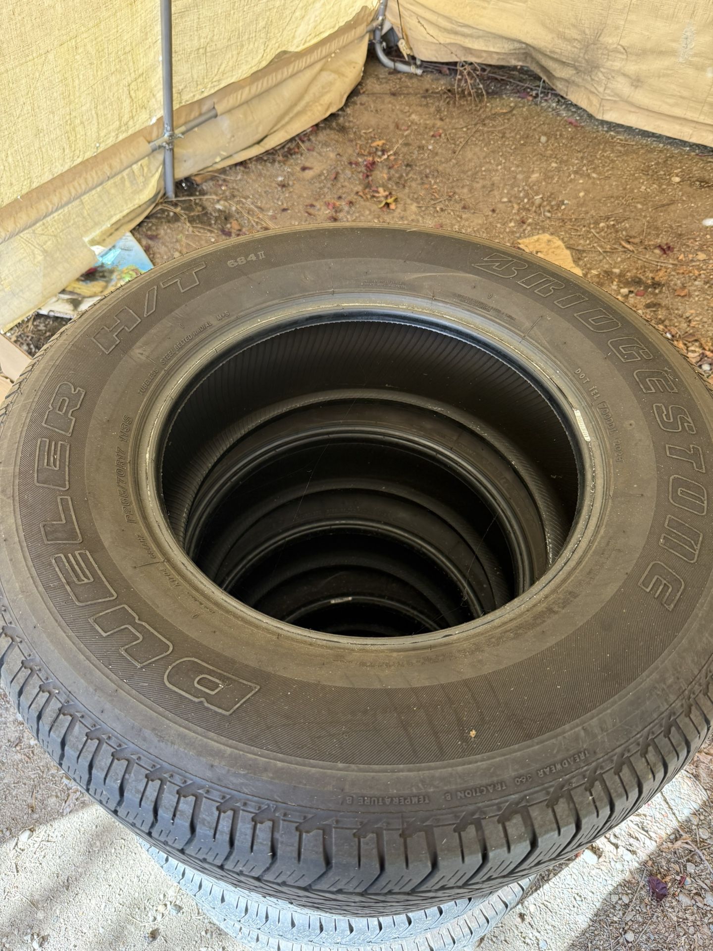 Bridgstone Dueler 265/70/17