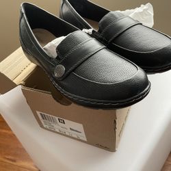 Clarks Dress Shoes 9 1/2 N. NWT. Brand new. 