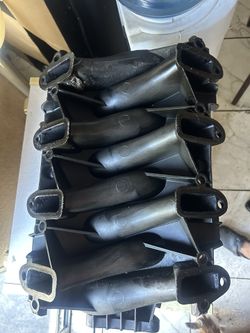 Chevy Tahoe  Intake Manifold Used 