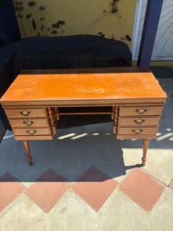 Wooden desk with drawers