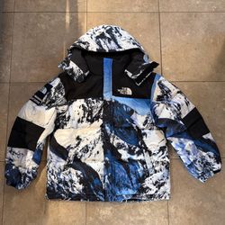 The North Face Supreme 700 Puffer Coat Collab