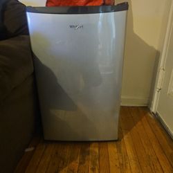 Im Selling This Fridge 