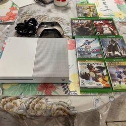 xbox one s 500gb with everything 7 games works good 
