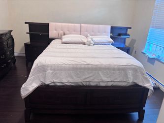 Queen Bed Frame with Tufted Headboard and Shelves