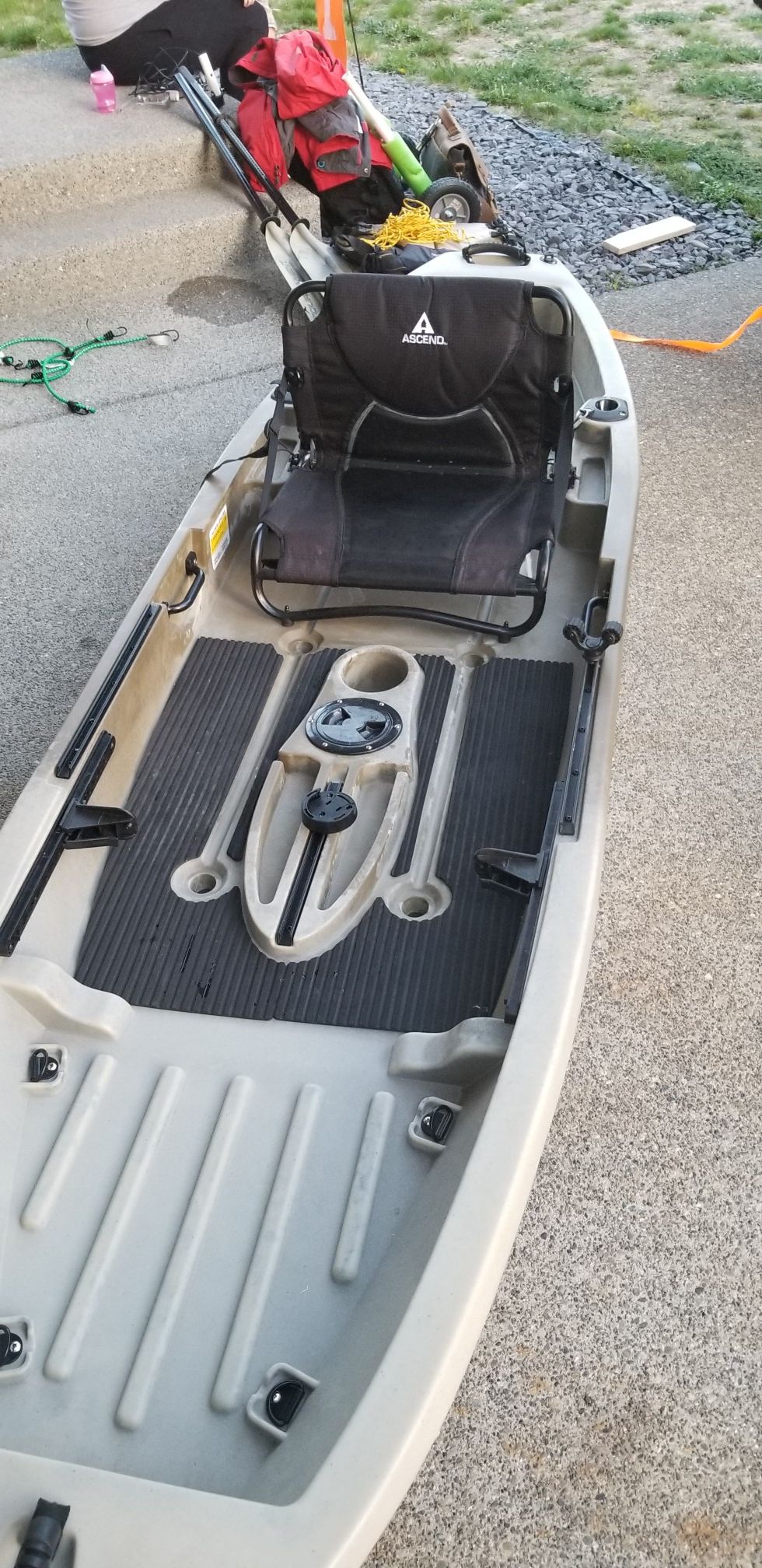 2017 Ascend 10T Fishing Kayak for Sale in Puyallup, WA OfferUp