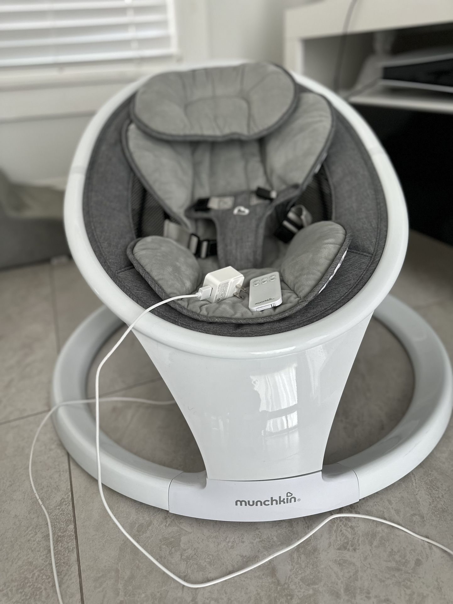 Munchkin Baby Swing Bluetooth