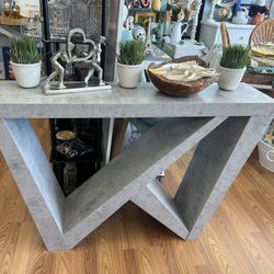 Sapphtopaz Modern Console Table with Asymmetrical Design Narrow Entryway Table with Sturdy Base Gray