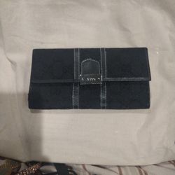 Brand New Black Wallet With Silver Snap 