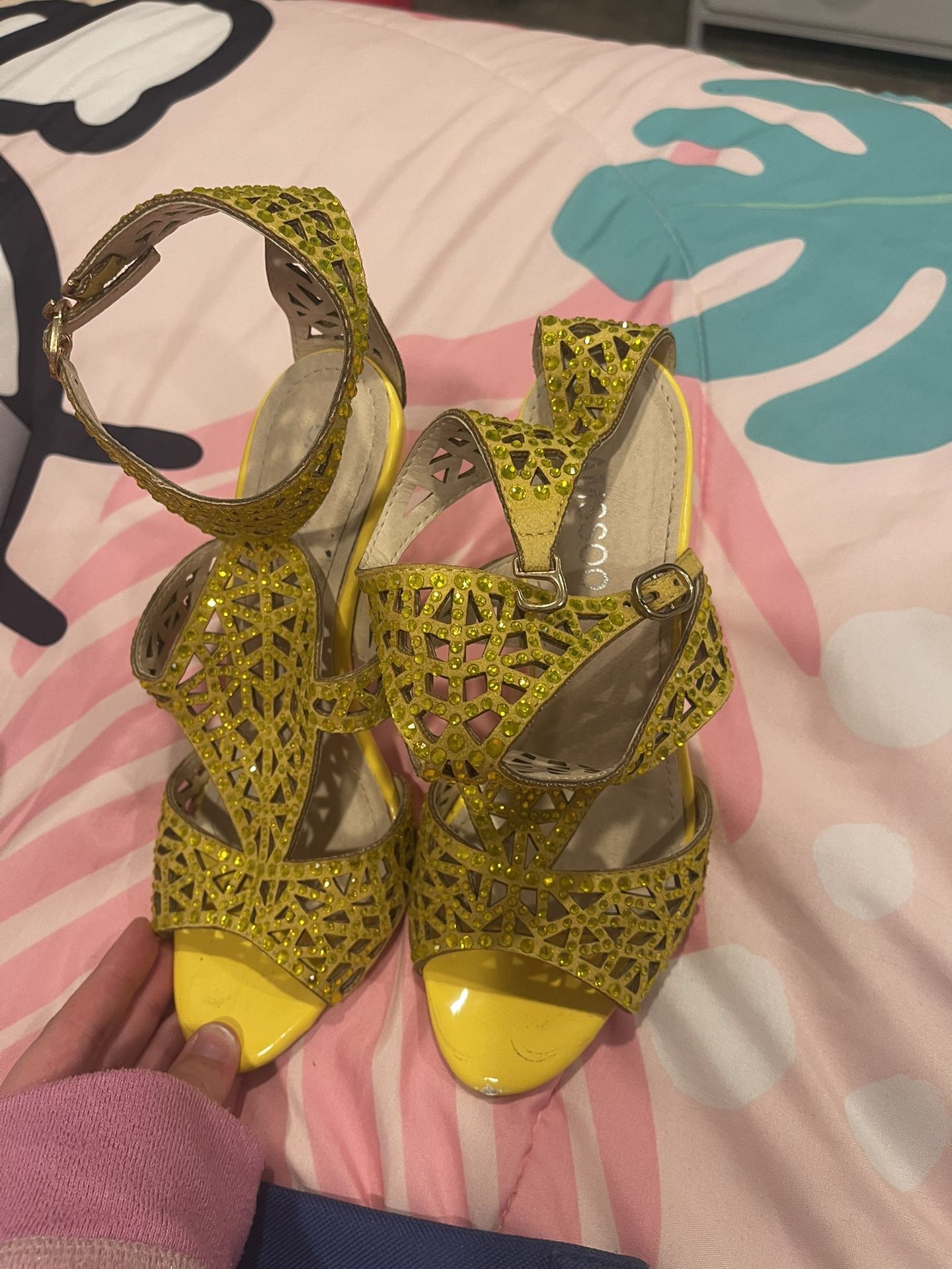 Camssoo Yellow High-Heels