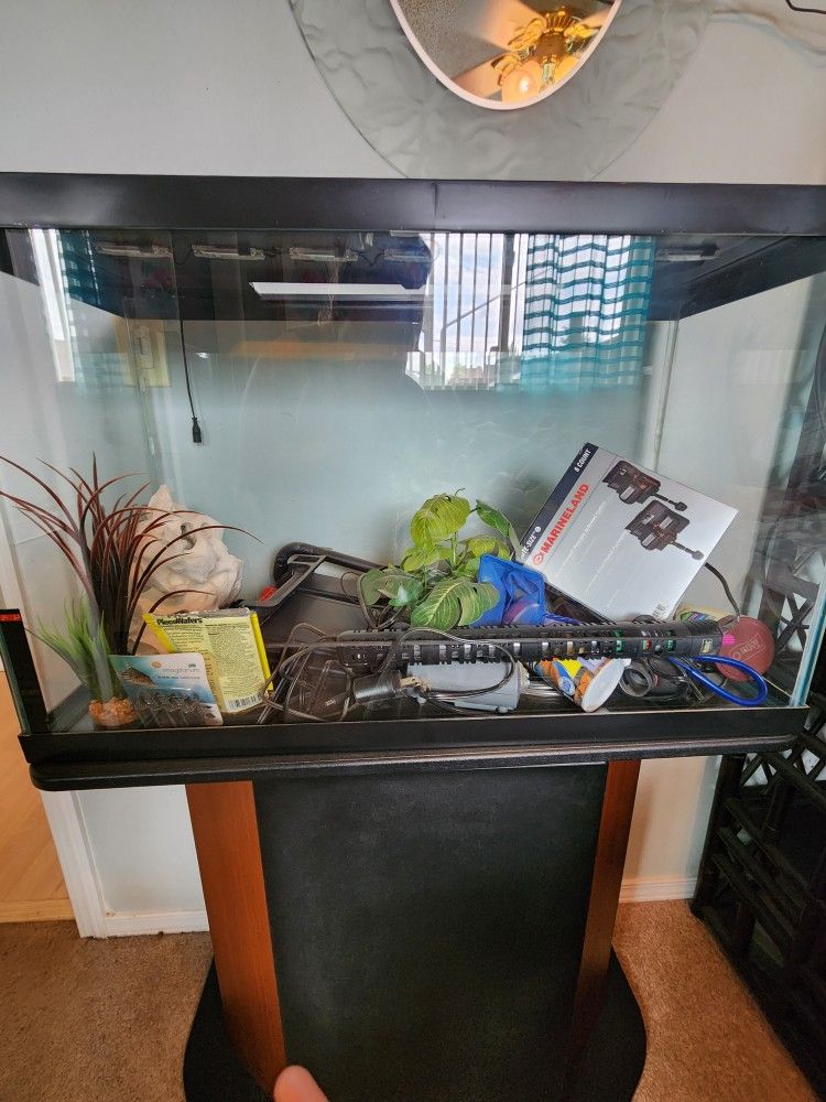 30 gal fish tank with stand