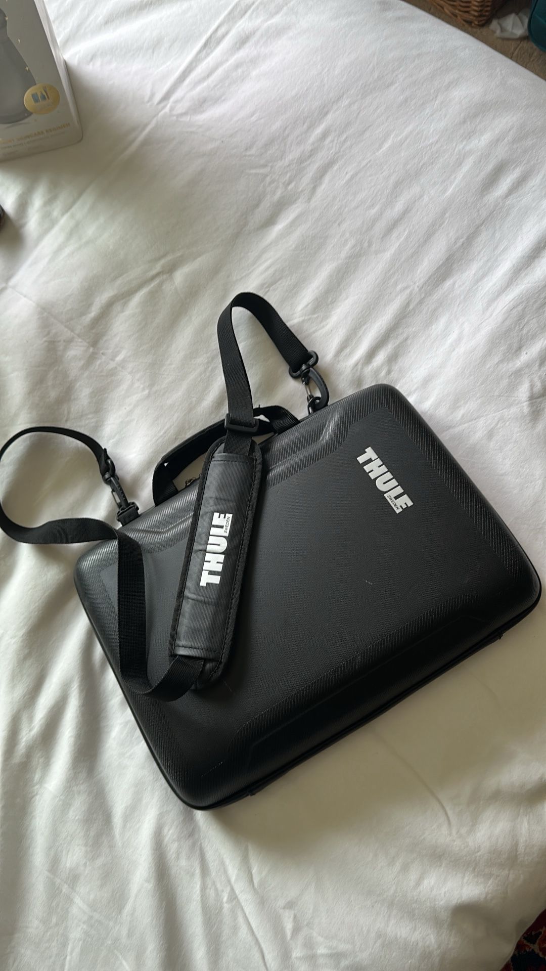 THULE hard Case For Laptop