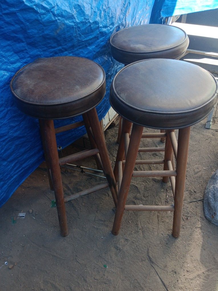 3 Bar Stools 