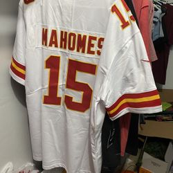 Patrick Mahomes  StitchedJersey  Brand New!  Kansas City Chiefs  Size large or XL available  Shipping available  Located in pompano beach, Fl