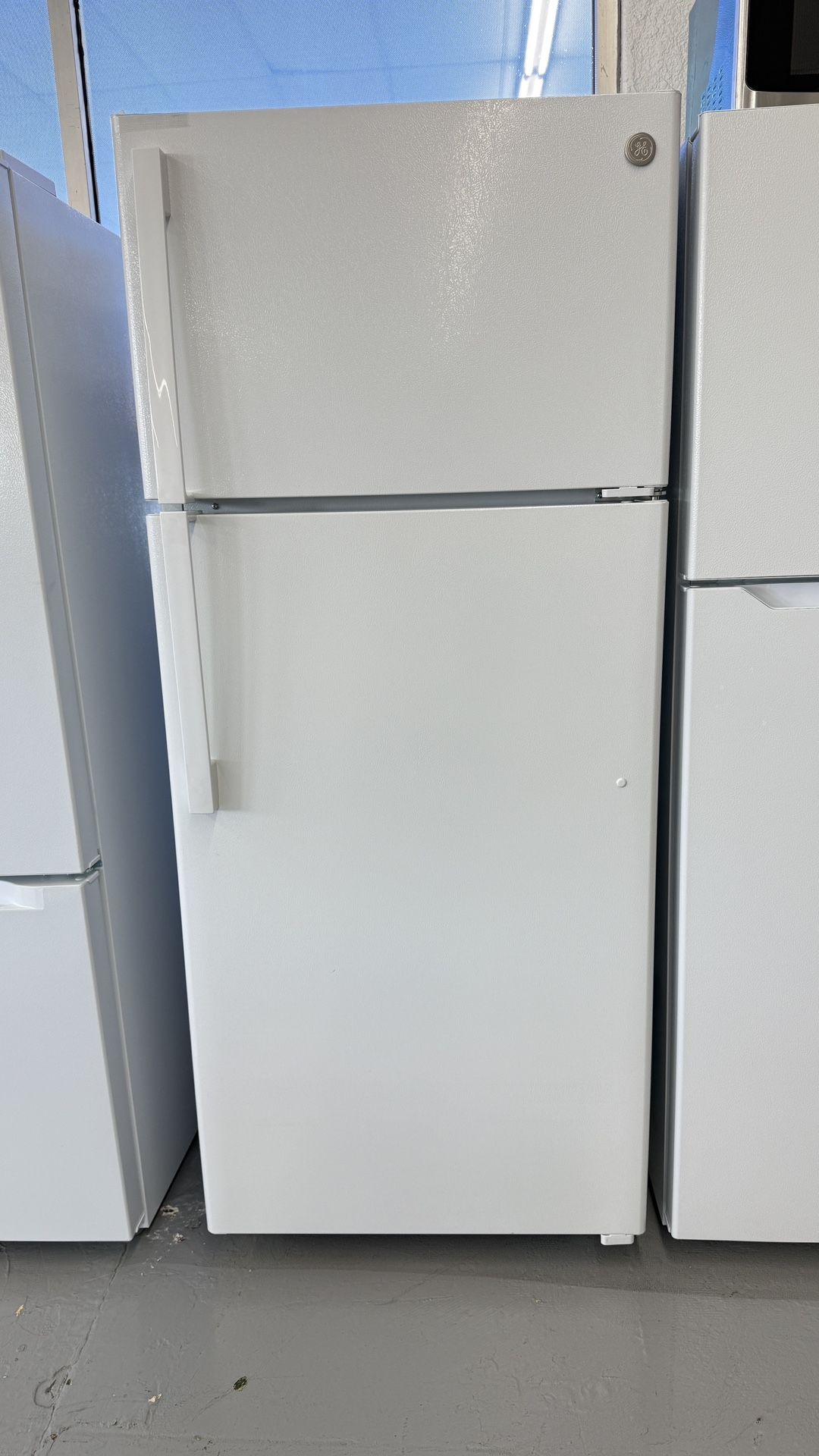 New Apartment Size Fridge With Ice Maker