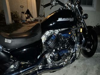 2000 Honda Magna750