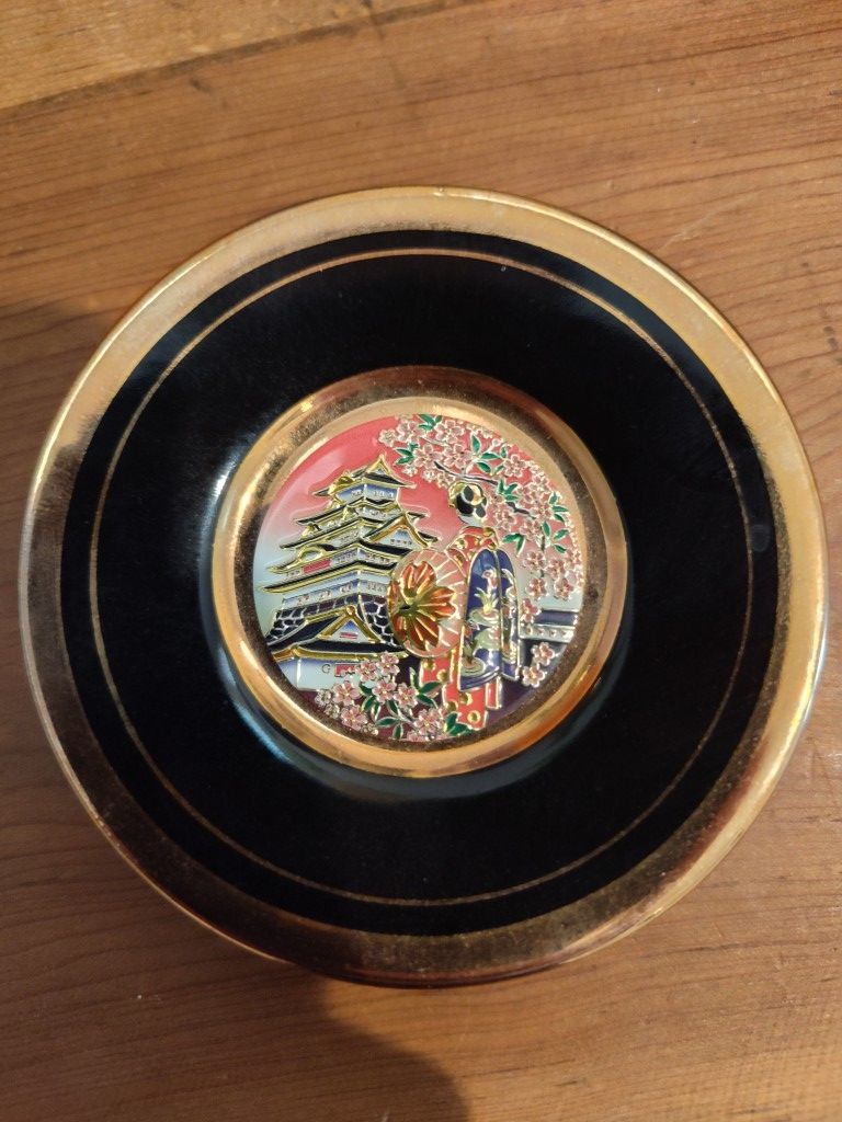 Small Japanese Art Plate