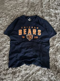 Fanatics Chicago Bears T-shirt in navy blue with the orange & white bear logo and “19 20” graphic.