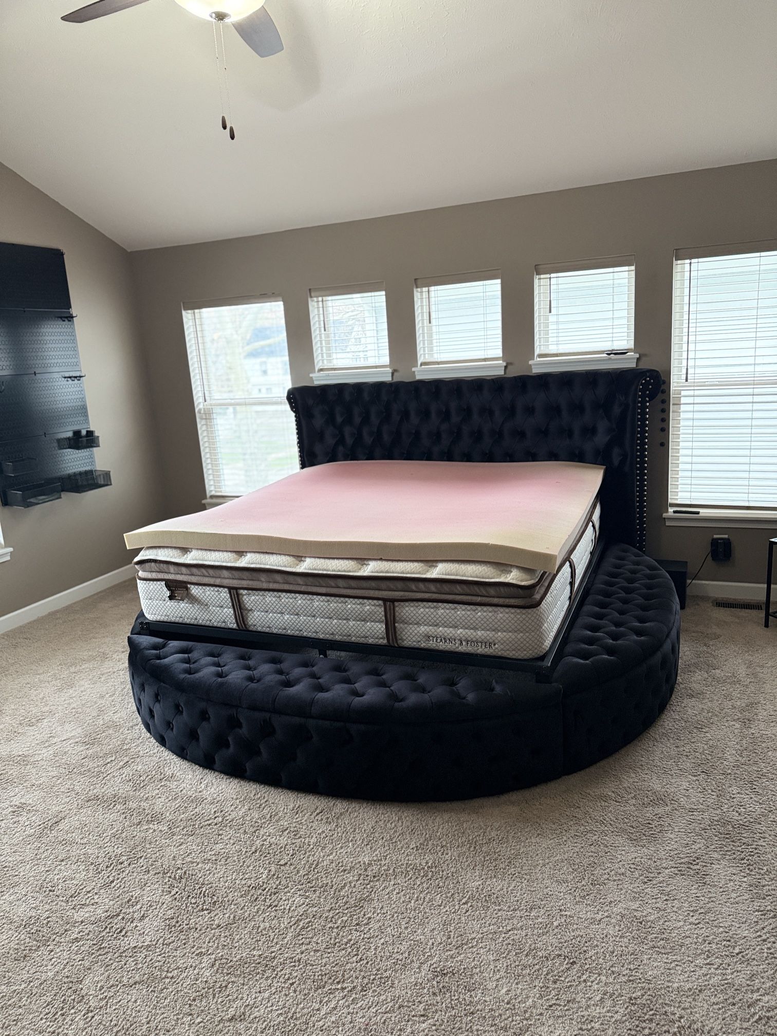 Round Storage King Bed w/King Pillowtop Mattress & Metal Frame
