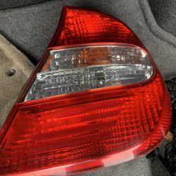 Toyota Camry 04 Rear Right Light 