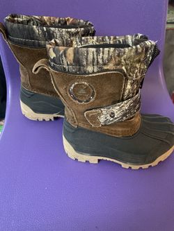 Boys Boots Sz 6 Like New