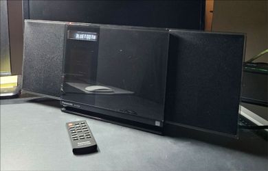 Panasonic SC-HC38 Slim Wireless Stereo - Bluetooth/CD/Lightning Dock