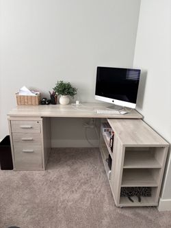 CORNER DESK